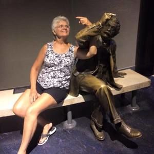 Meet your Posher, Suellen